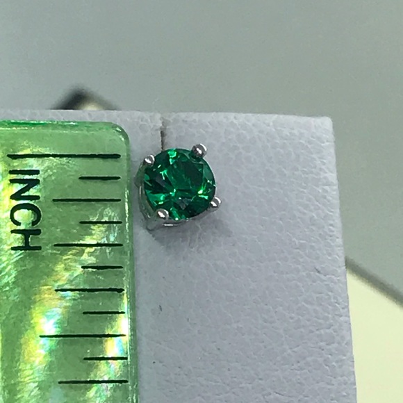 Sterling Silver 925 Emerald Stud Earrings - Picture 4 of 6